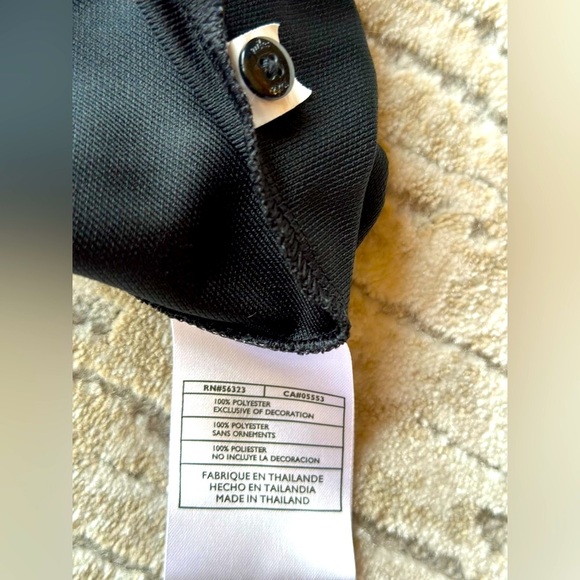 Nike Women’s FitDry Sleeveless Golf shirt - Picture 5 of 5